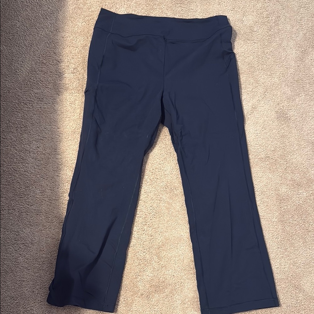 Navy Blue Cropped Yoga Pants